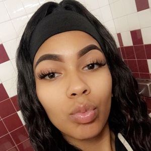 Meet your Posher, Samira